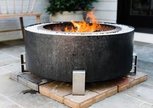 Breeo Luxeve 24" Smokeless Fire Pit with Lid & Glass - Silver Vein