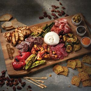 Napoleon Charcuterie Board w/3 Ramikens